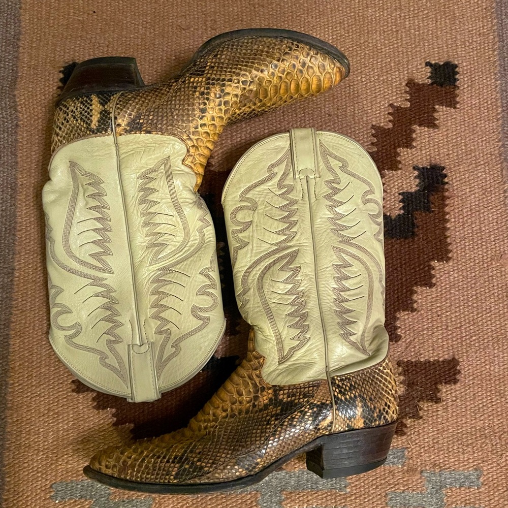 Side 11D men’s real python cowboy snake boot. Western embellishing on the shaft